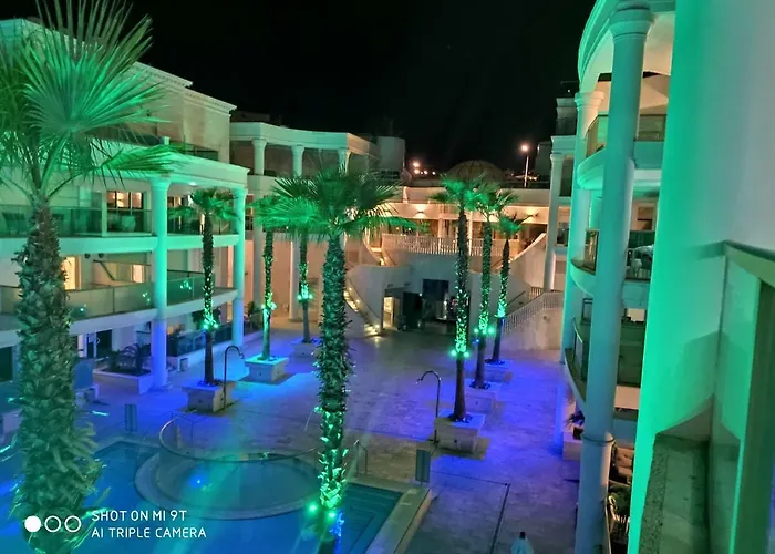 Sweet Apartment With Balcony In Luxury Complex